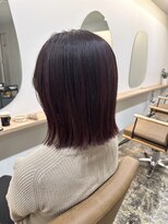 ユッカ 梅田(YUCCA)&nbsp;【 YUCCA 】大人可愛い/パツンと切りっぱなしボブ/ワインレッド