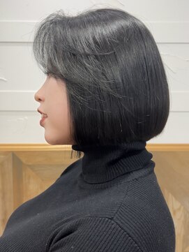 ビュー フクオカ(VIEW FUKUOKA) モードに大人可愛いダークアッシュイメチェンショートボブ