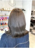 大人可愛いふんわりオリーブブラウン外ハネロブヘアー