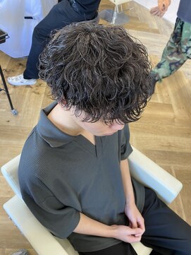 アレス バイ シカ 神戸三宮元町店(ALLES by Cica) 波巻きツイストスパイラルパーマツーブロック刈り上げ