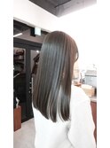 オリーブベージュ