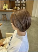 ショートボブ×ラベンダーベージュ