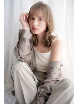 ウード(oud.) 小顔  くびれヘア 大人かわいい 透明感
