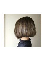 ユートラクト 寝屋川(U-tract) クールな大人ショート ハイライトカラー