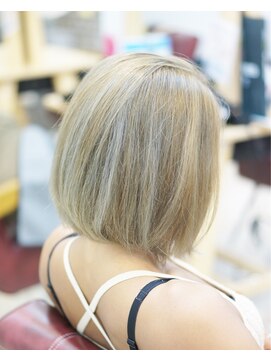 フルブルーム(fullbloom) [西八王子]ミルクティーベージュ＆ホワイトハイライト