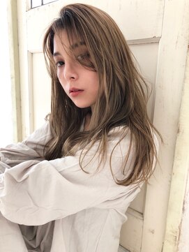 クレッセント ベイ(Crescent Bay) 簡単スタイリング/マーメイドアッシュ/センターパート/無造作