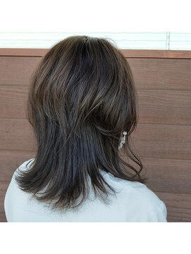 ヘアリゾートハピネス くびれウルフレイヤー