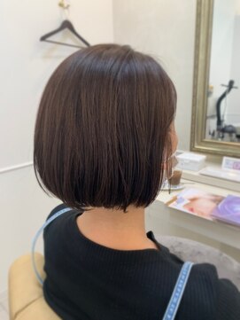 レヴィア(revia) ベージュカラー×軽めボブ[水戸/髪質改善/ヘッドスパ]