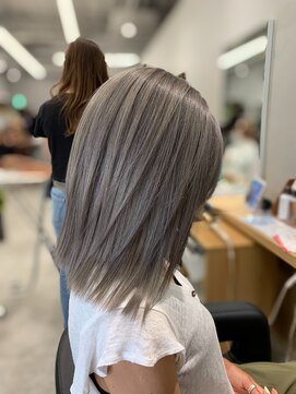 アヴァンス 京橋店(AVANCE) 切りっぱなし×シルバーグレー