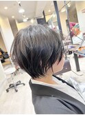 ショートボブ