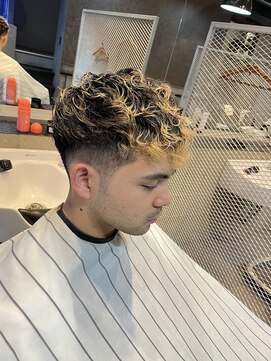 宮崎理容院 オークス店  【メンズ】スペインカール×ローフェード
