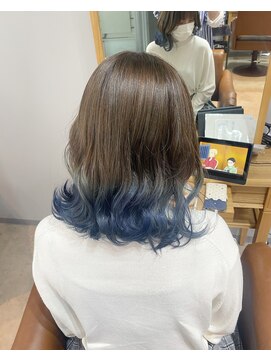 ロア 福岡天神本店(LORE) 裾カラーブルー