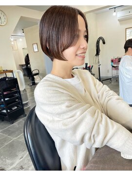 イズミ(izumi) ショートボブ