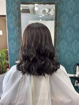 美髪 ヘアサロン(美髪 Hair salon) ワンレンカットでスッキリスタイル