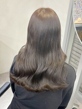 アロ 梅田(alo) 【苗代萌】ブリーチなしでできるオリーブベージュ