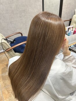 ガレリア アヴェダ(GALLERIA AVEDA)の写真/白髪を活かしてハイライト風に。AVEDAカラーで上品な仕上がりを目指そう★