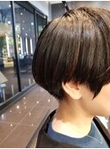 カジュアル女子の刈り上げ良し!ハンサムショート