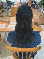 ネイビー(nvy)&nbsp;華やかハーフアップ