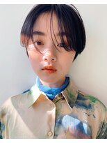 ロット 横浜(lot)&nbsp;マッシュショート/センターパート/黒髪スタイル[横浜駅]