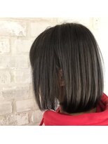 カルラ(Karra) アッシュブラウンボブ