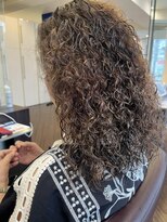 アンフィ 鶴間(Anphi)&nbsp;ソバージュ風パーマ