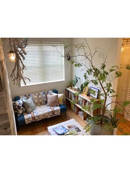 マンツーマン施術なので、周りを気にせずお悩みも相談しやすい◎落ち着いた空間で、至福のひと時を＊