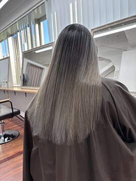 グランルッソ 岡山駅前(GRAN LUSSO) 色落ちまで綺麗なバレイヤージュ/白髪ぼかし