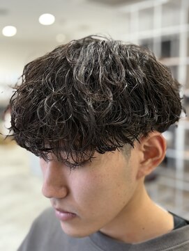 レボ(Revo) 刈り上げマッシュに。波巻きスパイラルパーマ