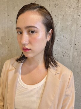 グーム(goom.) 20代30代小顔レイヤーボブ◎透明感アッシュ×外ハネくびれ