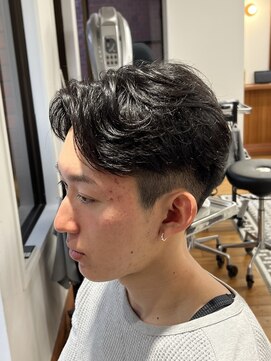 ザデイトウキョウ 表参道 青山(THE DAY TOKYO) MEN’S/サーフカール/刈り上げセンターパート/表参道駅/青山