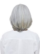 えがお美容室 グレイヘアの方にオススメ◎白髪を活かしたやわらか上品ボブ
