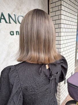 シャングリラアネックス 門真市駅前店(SHANGRH-LA annex) 切りっぱなしボブ×透明感グレージュ