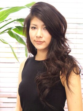 アンド モア ヘア(and more hair) 大胆なゆる巻の上品かつ大人モードロングスタイル