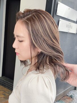 ノラ ウメダ(NORA UMEDA) 【NORA UMEDA 高木】ミルクティーベージュのハイライトカラー