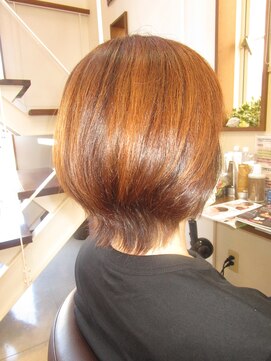 コア フィール ア デイ(COIFFURE A DAY) 「見附今町M3D」外はねミデイ