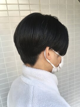 オーシャン(Ocean) ［OCEAN Hair&Life高田徹］センターパート　韓国　刈り上げ