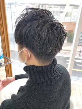 ヘッズ 本八幡店(HEADS) MEN'S HAIR  センターパート　ツイストスパイラル　コンマヘア
