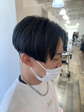 ヘアー ミュゼ 大西店(HAIR Musee) 前下がりセンターパート