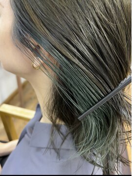 ノクターン 池袋(NOCTURNE) イヤリングカラーエメラルド