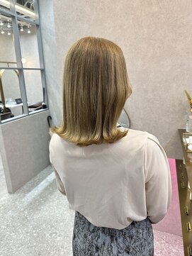 ロンド レア 天神大名店(Lond Le’a) ダブルカラーベージュカラーケアブリーチレイヤーカット韓国