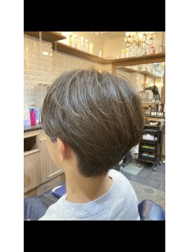 ルピナス 中田(Lupinus) 刈マッシュセンター分けスタイル