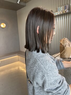 ニジュウサンド ナダーン(23° NADAUN) ダークグレージュ