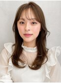 レイヤーカットワンカールヘア愛されうる艶髪斜めバング