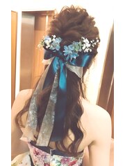 花嫁色ドレスお色直しヘアスタイル