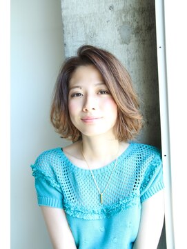 ヘアーズ ギュゼルバヤン(hair’s Guzel Bayan) 束感ボブスタイル