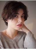 上品なナチュラルブラウンカラー×パーマで大人カジュアルに