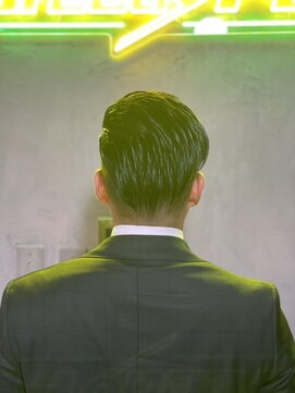 グリーディーフォックス 代々木(Greedy FOX) かき上げヘア/サイドパート/韓国マッシュ/フェードカット/代々木