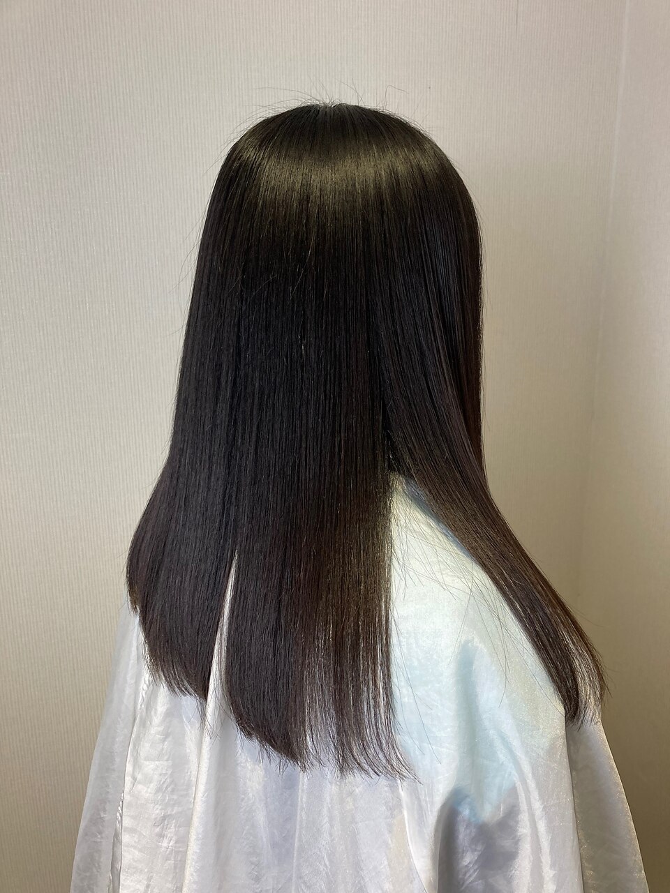 黒髪サラサラストレート：L177567883｜アイザック(AiZACK)のヘア