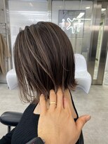 イキ 表参道(iki omotesando)&nbsp;モード/無造作ウェーブ/大人ガーリー[表参道駅]