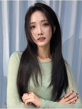 ユーフォリア 渋谷グランデ(Euphoria SHIBUYA GRANDE) アッシュブラック　顔周りレイヤー　韓国ヘア